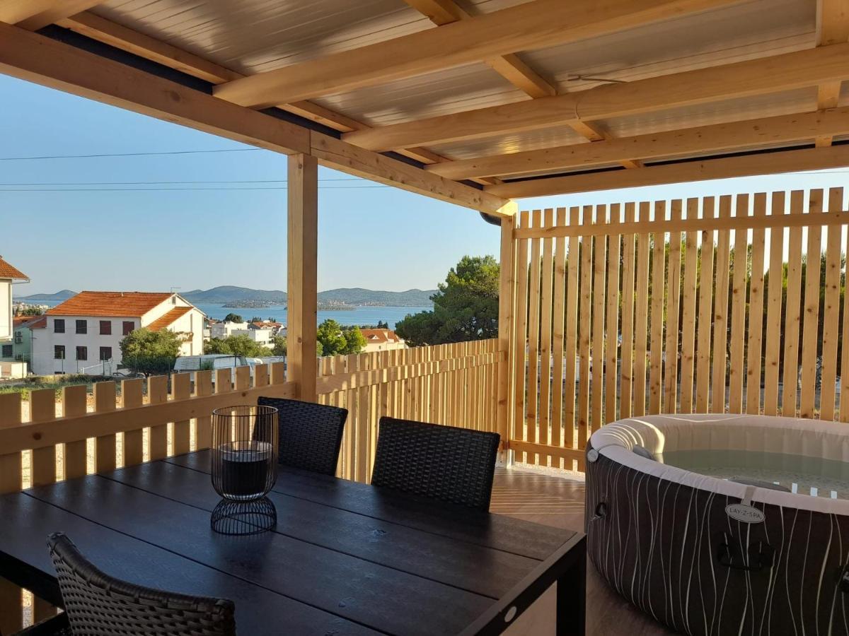 Tiny House Lily With Jacuzzi Apartment Sveti Filip i Jakov Exterior photo