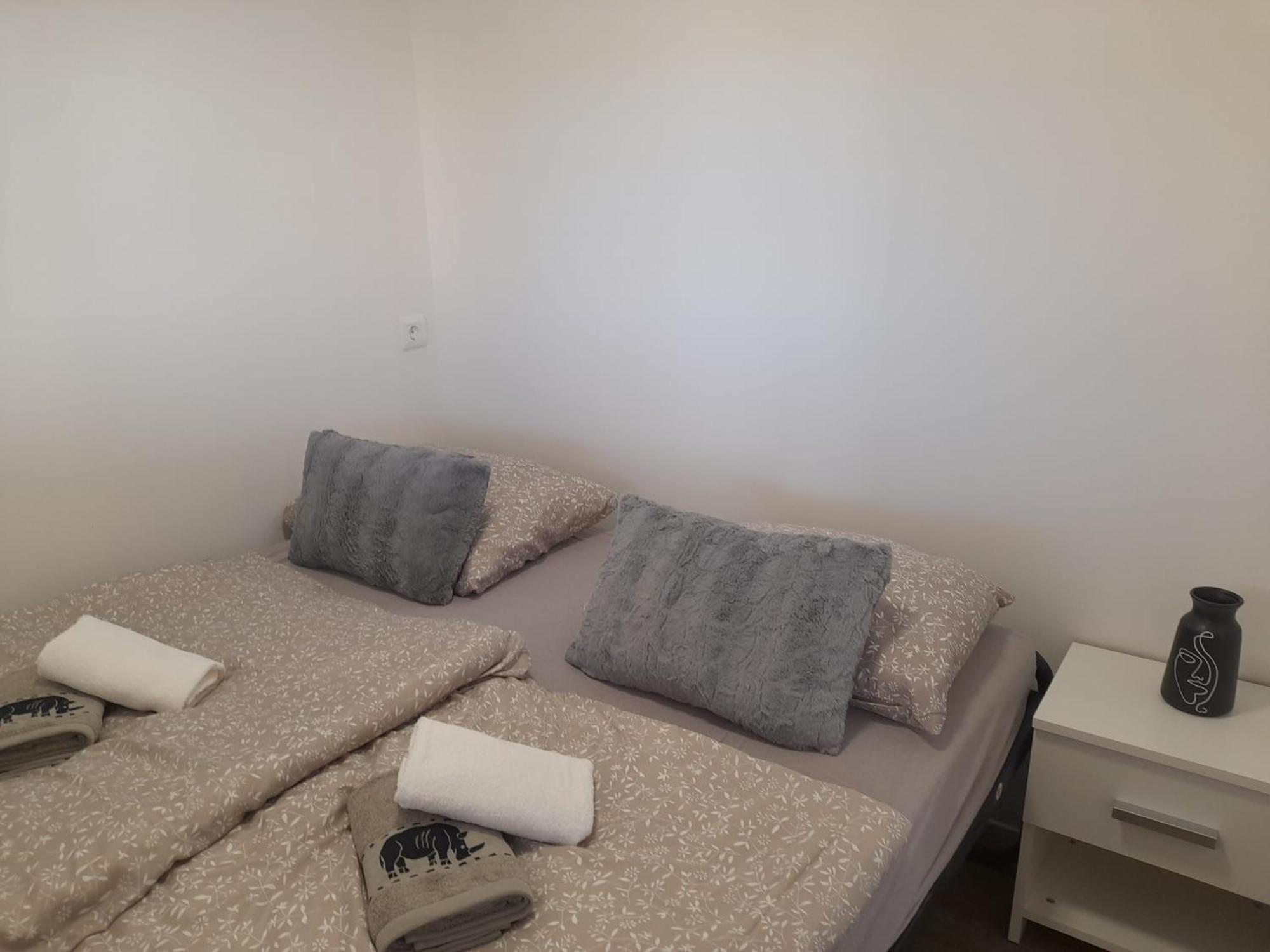 Tiny House Lily With Jacuzzi Apartment Sveti Filip i Jakov Exterior photo